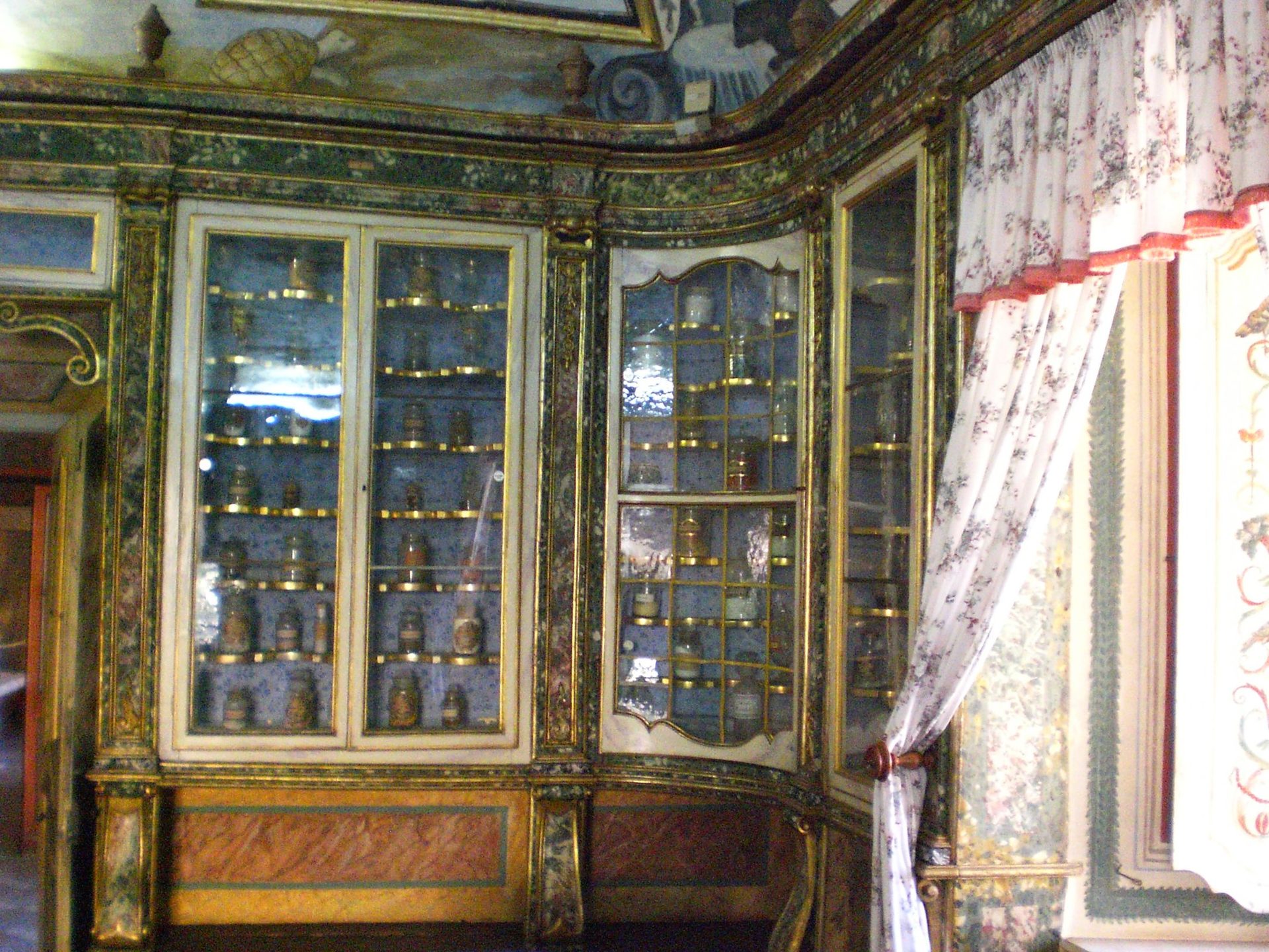 Trisulti's Pharmacy (13).JPG